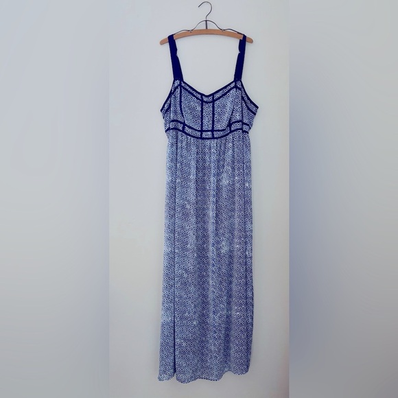 Torrid Maxi Dress Sz 18 Blue White Geometric Print Sleeveless AdjStraps - Picture 1 of 9